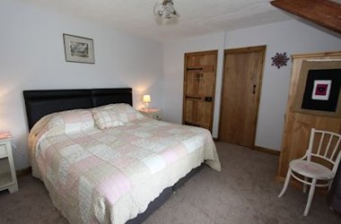 Llwyn Mafon Isaf B&B